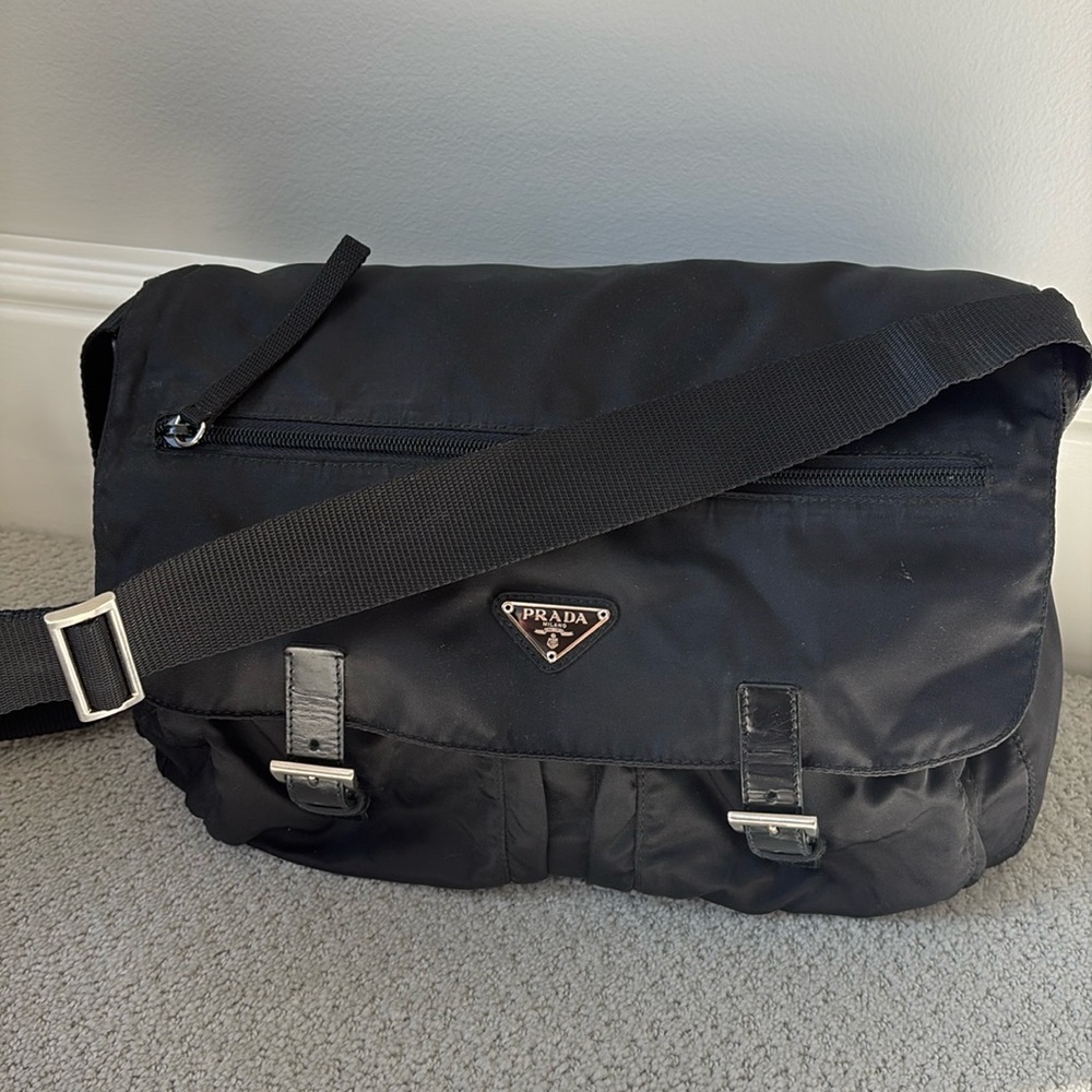 Authenticc PRADA nylon messenger bag